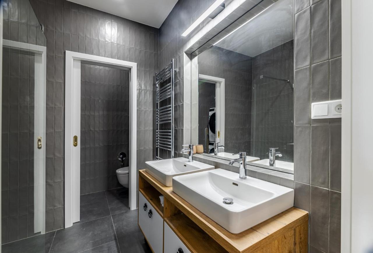 Luxury Apartment Located In Nove Mesto In The Centre Of Прага Экстерьер фото